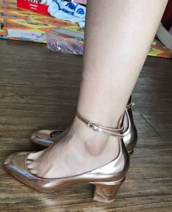 超美Valentino Garavani Tango patent leather pumps 金色 高跟鞋 鉚釘