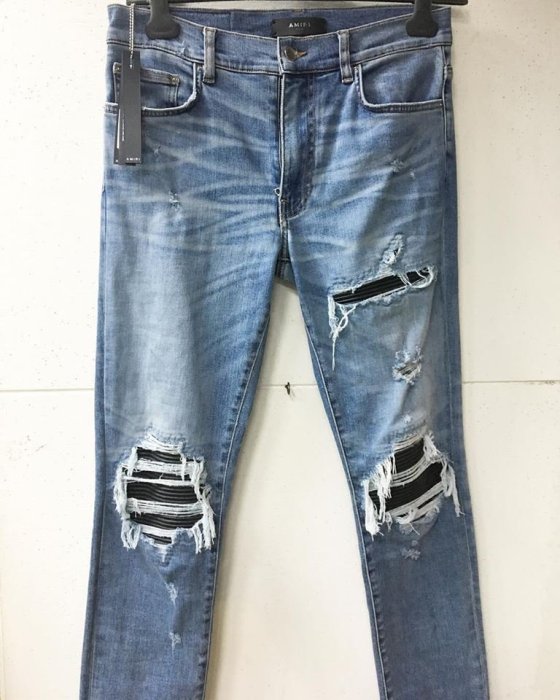 [ 羅崴森林 ] AMIRI SS19現貨LIGHT BLUE WASHED MX1 JEANS藍刷破鑲黑皮革彈力牛仔褲