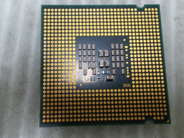 【 創憶電腦 】Intel Core 2 Quad Q8300 2.50GHZ/4M/ 775腳位 良品 直購價70元