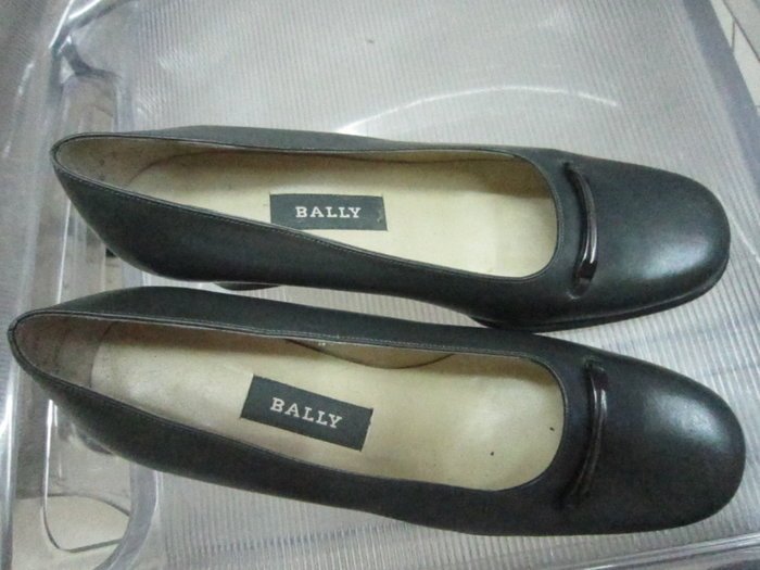 英國製BALLY小羊皮女鞋跟鞋包鞋非國製lv義大利COACH格紋元起標Hermes CD MIU TODs