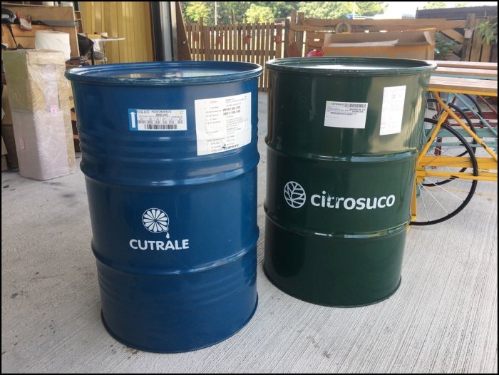 美式鄉村工業風 大型鐵桶 藍色綠色收納桶 可加木板變成吧檯桌吧台桌 二手商品 置物桶拍照道具背景陳列 【歐舍傢居】