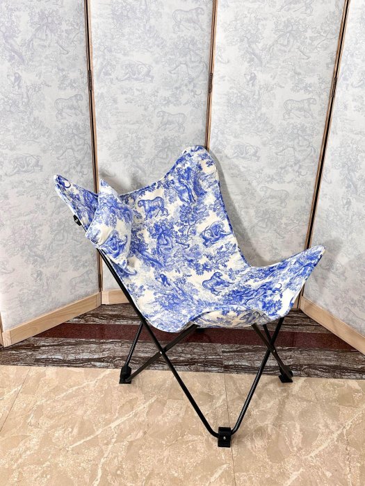 Di*蝴蝶椅 這款椅子不單單輕便，還是室內家具單品的點睛之筆大方得體，結實穩固