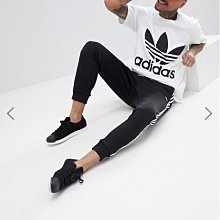 (嫻嫻屋) 英國ASOS-adidas Originals三葉草Logo T-Shirt 白色上衣  現貨L