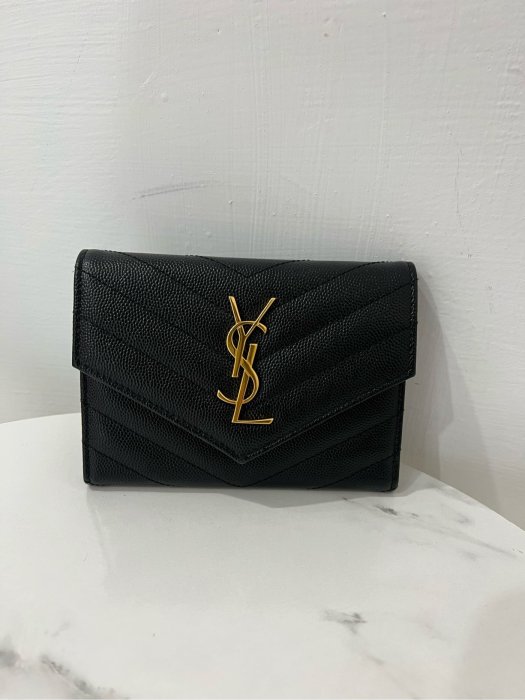 YSL 真品  ，聖羅蘭 黑色魚子醬 女款 信用卡卡片夾， 護照夾，超美經典荔枝皮 牛皮， 金釦 現貨 便宜出售