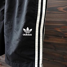 CA 愛迪達 adidas 黑色 休閒運動短褲 M號 一元起標無底價P187