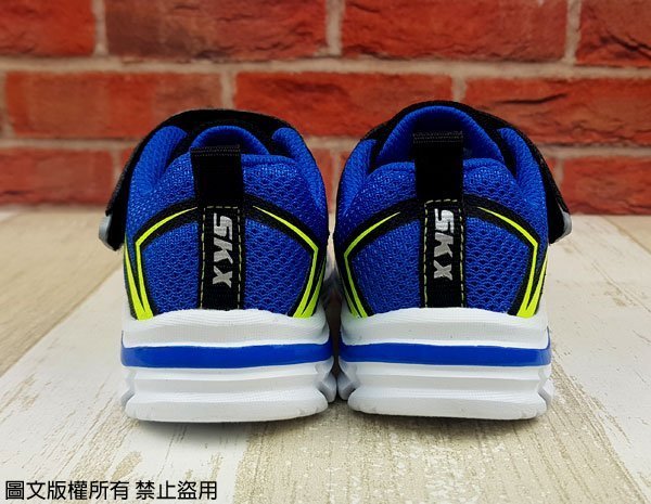 【琪琪的店】 SKECHERS 童鞋 跑鞋 休閒鞋 運動鞋 鬆緊鞋帶 記憶型泡棉鞋 男童 藍x黑 95358NBKBL