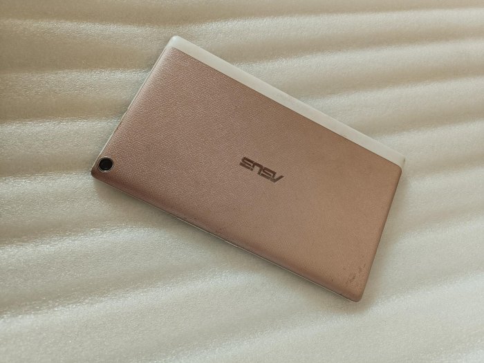 華碩 ZenFone pad Z380M 平板電腦 8吋 WiFi 16G 7.1聲道 面板裂痕 觸控顯示正常 但有時抖動無鎖機 安卓7.0作業系統 便宜賣