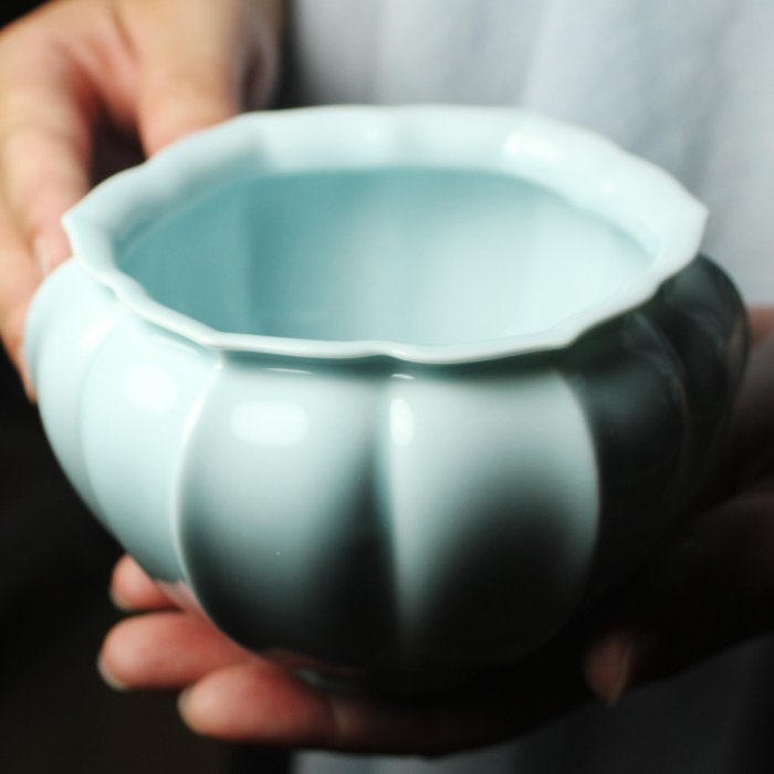 【桑園の】茶道具 天青 菱花建水 陶瓷 茶洗 水盂 泡茶器具 美品 盒附 Q 4323