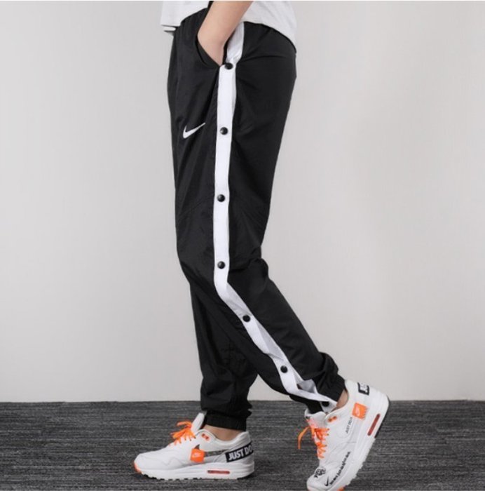 【熱賣精選】NIKE SPORTWEAR 運動褲 排扣 長褲 女裝 黑白 AR8-LK19156