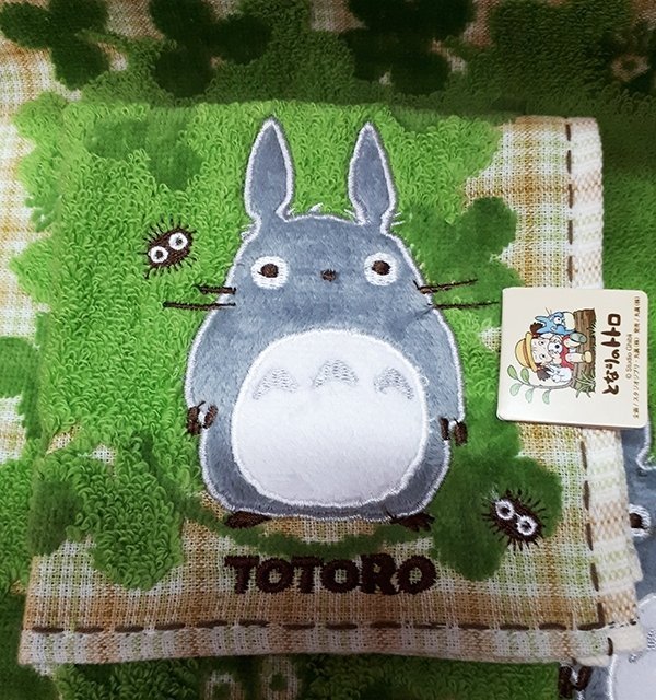 ☆哈哈奇異果☆ TOTORO 龍貓 纯棉小方巾手帕 (立體毛绒刺绣) 23×23CM 現貨