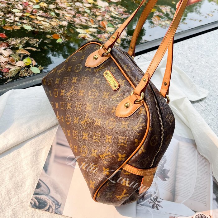 【黎都精品】LV 路易威登 LOUIS VUITTON M95565金牌 字紋 老花 拉鍊 保齡球包 肩背包 購物包