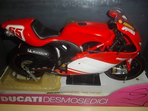 {絕版倉庫}1:6 超大尺寸 DUCATI DESMOSEDICI 65號 超稀有 !!!!!!!!!