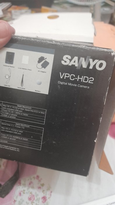 朋友託售nikon d5000單眼相機  充電器不知道放哪裡沒別的配備+三洋攝影機+Panasonic/DMC-GF2照相機沒電池9000元出售永和面交