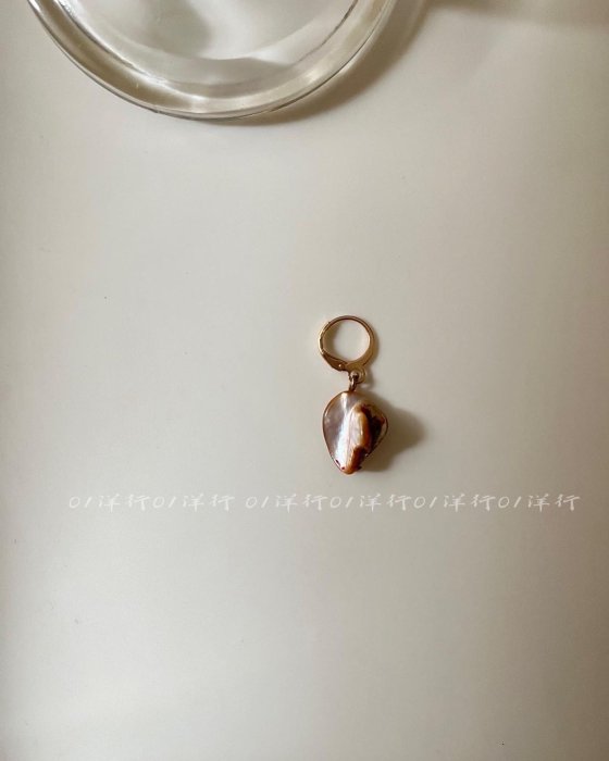 01洋行 ： 天然手作的貝殼10k耳扣耳環 珍珠耳環 /一支價格