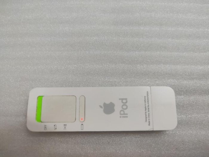 Apple iPod shuffle ( 第一代 ) 1GB MP3音樂播放器 Apple M9725PA/A