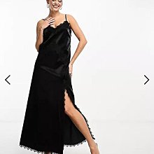 (嫻嫻屋) 英國ASOS-Miss Selfridge黑色蕾絲邊V領細肩帶仿皮長裙洋裝EK23