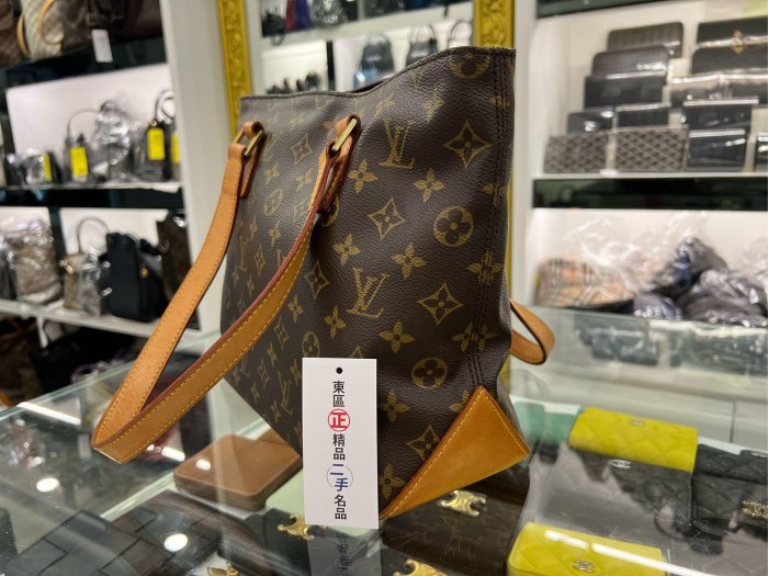 ㊣東區正精品㊣LOUIS VUITTON LV M51148 原花字紋金釦拉鍊小款天心包肩背包手提包 RZ4236