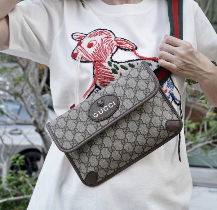 Gucci 493930 shop