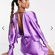 (嫻嫻屋) 英國ASOS-優雅時尚名媛紫色鍛面高領蝙蝠袖綁帶背露美背洋裝禮服AC24