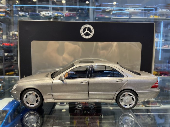 吉華科技@ 1/18 原廠 Mercedes-Benz S 600 V220 (2000-2005)