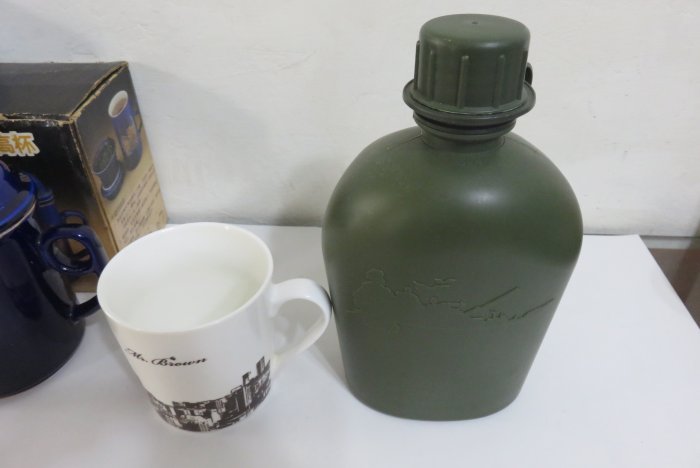 【讓藏】THERMOS 膳魔師冷熱兩用保溫杯+伯朗咖啡杯+藍釉瓷杯+軍用水壺4件一起賣