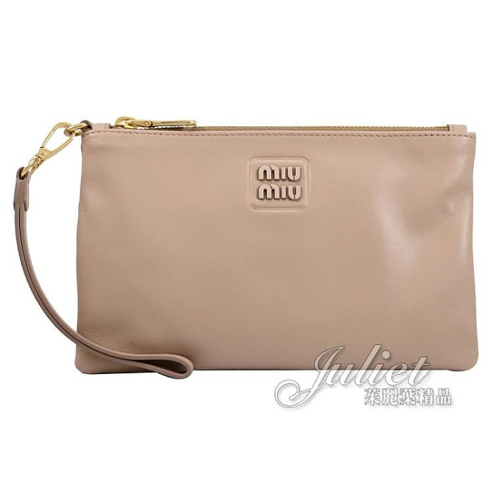 【茱麗葉精品】全新精品 MIU MIU 專櫃商品 5NH014 SOFTY 金屬LOGO皮革拉鍊手拿包.淺駝色 現貨