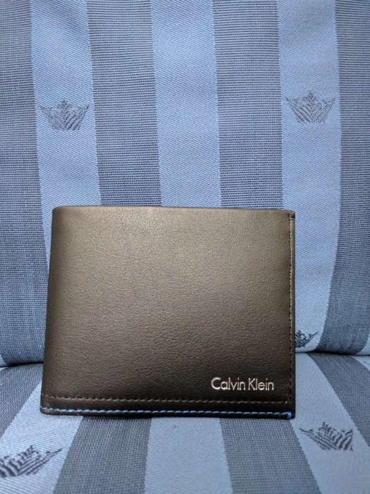 『BAN'S SHOP』Calvin Klein Wallet Leather CK真皮皮夾 黑色 藍色滾邊 英國購回 限時特價 9 折