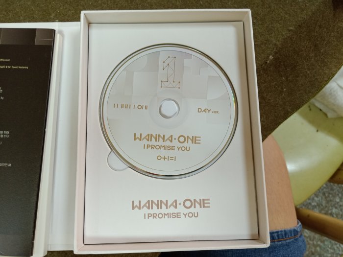 長春舊貨行 0+1=1 I PROMISE YOU CD WANNA ONE KOMCA 2018年 (Z12)