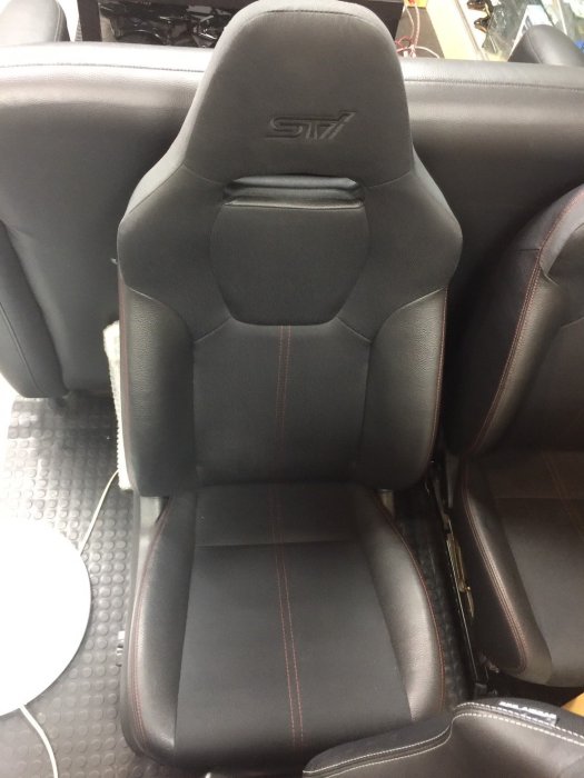 售SUBARU STi A-Line限定版原廠座椅 正副駕一對 SUBARU車款氣囊對應 類RECARO賽車椅設計