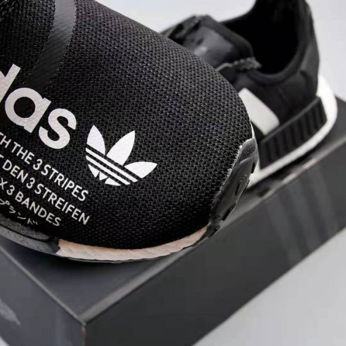 Adidas NMD R1 黑白 日文 百搭 時尚 休閒運動慢跑鞋 G27331 男鞋