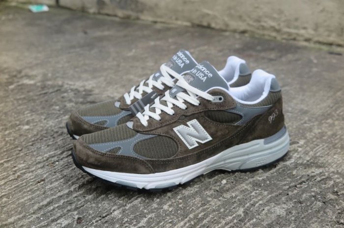 日貨代購CITY】New Balance MR993MG 993 美國製復古跑鞋軍綠限時特價