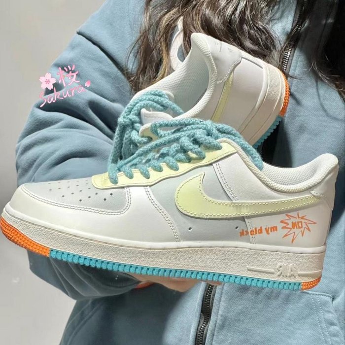 日本代購 新款Nike Air Force 1 Low 811 白藍 時尚 街頭塗鴉 手繪噴繪CW2288111