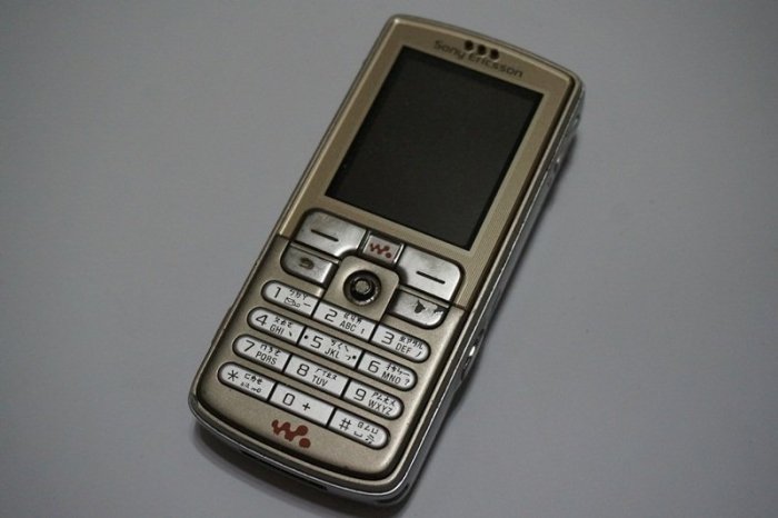 ☆手機寶藏點☆ Sony Ericsson w700i 直立式 手機 《附電池+全新旅充或萬用充》功能正常