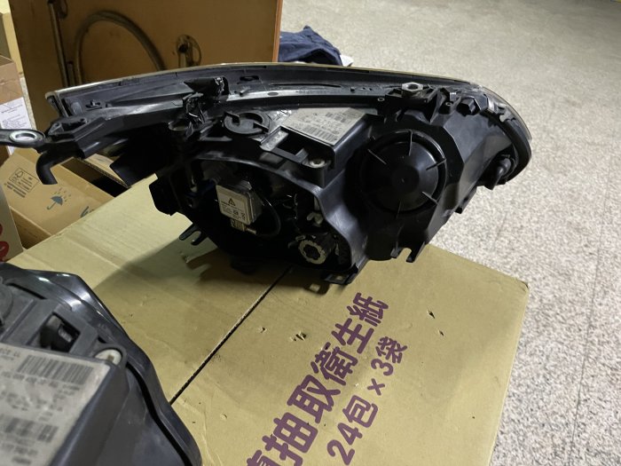 BMW原廠 HID大燈總成 E60 E61 HID D1S 後期 HELLA