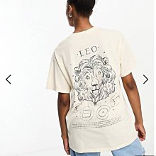 (嫻嫻屋) 英國ASOS-Miss Selfridge獅子座印花大地色T恤上衣 EG23