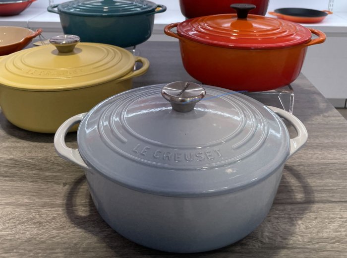 法國🇫🇷Le Creuset 圓形鑄鐵鍋 22cm 淺鍋 典藏圓鍋 燉煮鍋 燉飯鍋 湯鍋 含羞草 海岸藍deoo