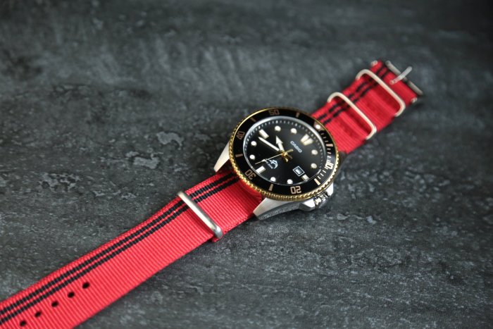 艾曼達精品~紅色黑色22mm Nylon Watch Strap 尼龍NATO zulu G10四環時尚軍用錶帶jame