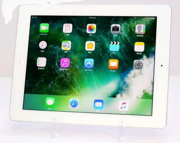 Apple iPad 3 
二手 外觀九成新
9.7吋銀色 32GB 
WiFi上網 平板電腦

使用功能正常
已過原廠保固期