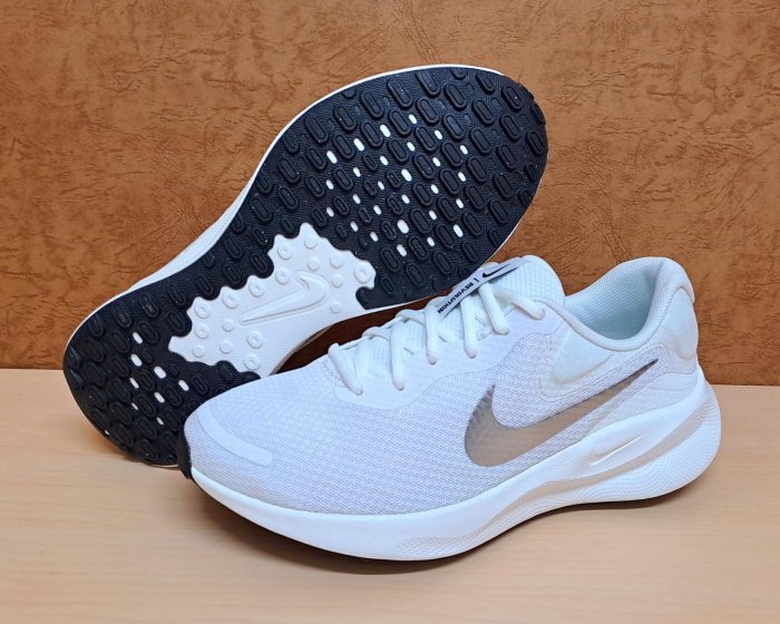 ✩Pair✩ NIKE W REVOLUTION 7  女慢跑鞋 FB2208-101 穩定避震 透氣舒適 百搭款 白銀