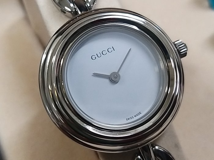 ☆ 古馳 Gucci  11 / 12.2l  時尚可换錶圈手鐲錶   (保證真品) ☆