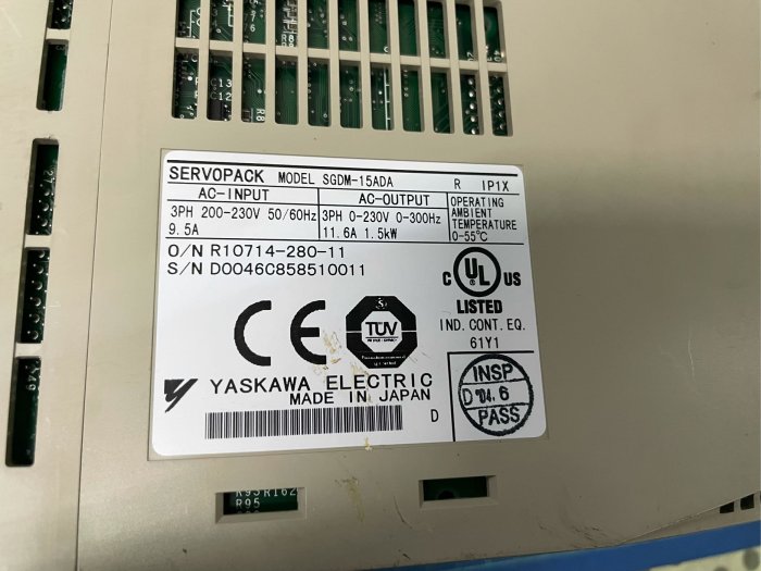 YASKAWA SGDM-15ADA & SGDM-08ADA SERVOPACK 200V 伺服馬達驅動器