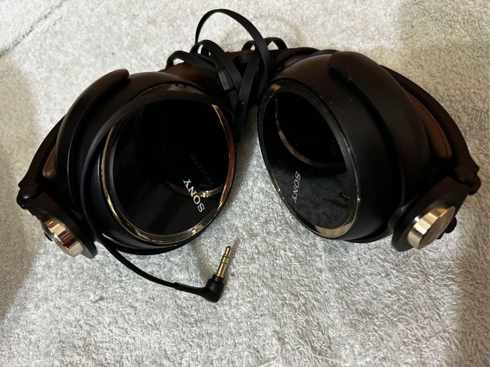 二手Sony 重低音立體聲耳罩式耳機 MDR-XB600/可折疊耳機/立體聲頭戴式有線耳機，3.5mm台北面交