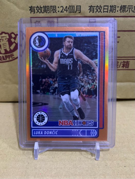 2022-23 Panini Chronicles Hoops Premium Stock 達拉斯獨行俠 Luka Doncic 限量75張 橘亮版