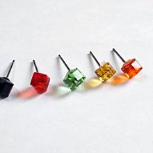 惡南宅急店【0045D】首爾漫遊‧韓國精品『立體方水鑽』鋼針耳環‧單顆售價