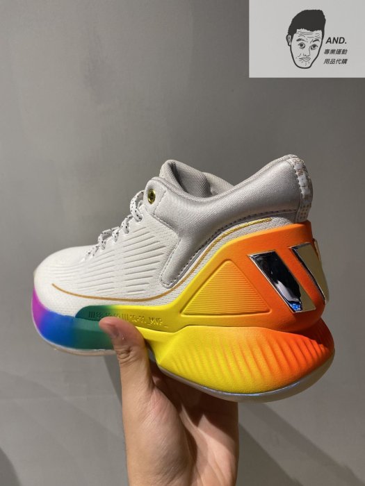 【AND.】adidas D Rose 10 Pride 繽紛彩 白灰  羅斯  籃球鞋 運動 穿搭 男鞋 FX4795