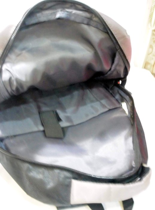全新,CABACI BAGS 厚墊 電腦後背包 / 有側袋