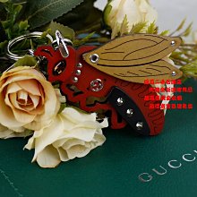 優買二手精品名牌店 GUCCI 限量 手工 木製 BEE 蜜蜂 水鑽 吊飾 掛飾 鑰匙圈 KEY CHAIN II