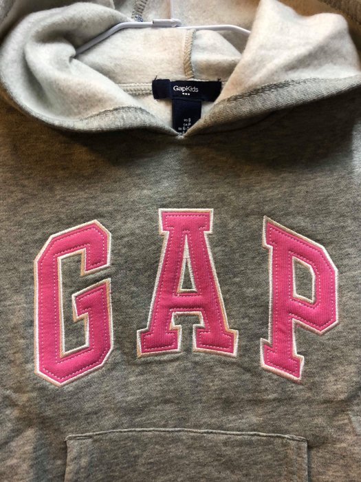 ☆瘋米國衣舖☆ GAP kids 灰色 女童連帽T恤 大logo 童裝 秋冬款 長袖 帽T 北美款 保證真品