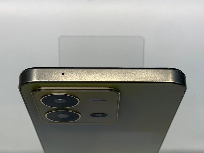 【➶炘馳通訊】VIVO V25 8/128G (5G)  金色 二手機 中古機 信用卡分期 舊機折抵貼換 門號折抵