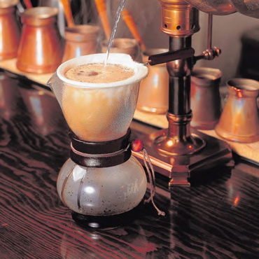 南美龐老爹咖啡「 HARIO DPW-1 法蘭絨 濾杯 咖啡壼組 1~2人 240ml 」高質感皮質束腰防燙墊